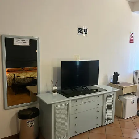 Con Stanze Condivise Vendégház Busto Garolfo