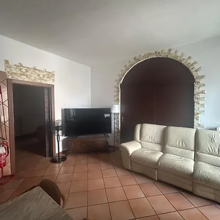Appartamento Con Stanze Condivise *